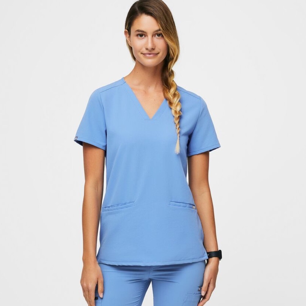 Casma Three-Pocket Scrub Top